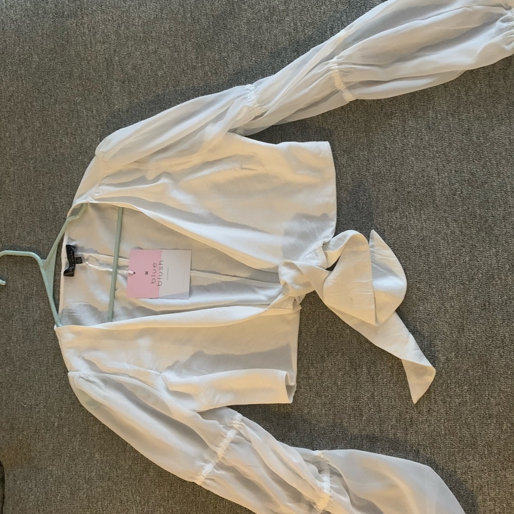 White top never worn